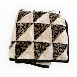 TRIANGEL PATCHWORK Decke/Überwurf TRIANGEL PATCHWORK Decke/Überwurf